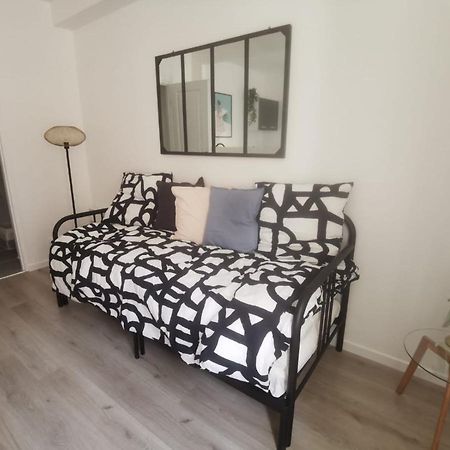 Apartament Studio Cosy Et Renove A 2 Pas Gare Reims Centre - Rue Zewnętrze zdjęcie